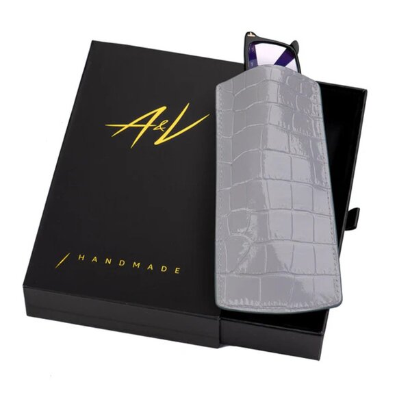 Premium Calfskin Eyewear Case embossed in Alligator Style - Gray White Color - Picture 2 of 3
